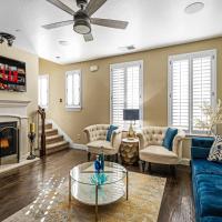Luxury & Highly furnished upscale w Patio & Garage, hotel in Legacy West, Plano