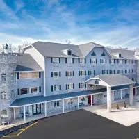 The Stone Castle Hotel & Conference Center، فندق في برانسون