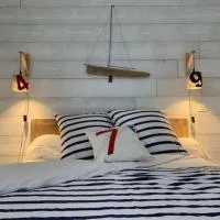 Studio au bord du lac d'Eguzon, hotel en Éguzon-Chantôme