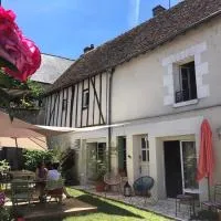 Les 3 échoppes, hotel en Chargé
