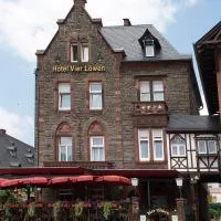 Hotel Vier Löwen, מלון בטראבן-טרארבך