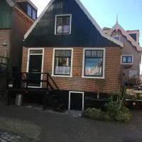Family fisherman's house Volendam, hotel em Volendam