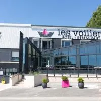 Logis Hôtel Les Voiliers, hotell i Peigny