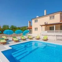 Villa Secret Beauty with Heated Saltwater Pool, готель у місті Імотскі