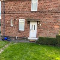 Milnrow Road - Spacious 3 bed house