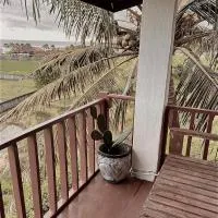 Dikaloha Surfschool and Stay, hotelli kohteessa Airsatang