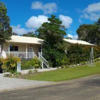 Tinaroo Sunset Retreat, hotel a Barrine