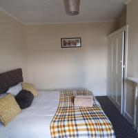 Serene House - Ideal for long and short term stay, free parking,