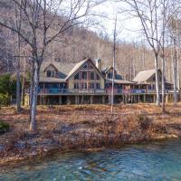 Serenity on the River Luxe Lewisburg Cabin! – hotel w pobliżu miejsca Lotnisko Greenbrier Valley - LWB w mieście Lewisburg