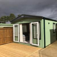 Luxury 2 bedroom caravan in stunning location