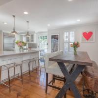 45A Pleasant St, hotell sihtkohas Nantucket lennujaama Nantucket Memoriali lennujaam - ACK lähedal