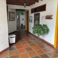 Hotel Alcarraza, hotel v mestu Calima