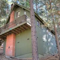 Hawks Nest Lodge, hotel in Yosemite West