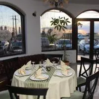 Hotel Royal 2, viešbutis mieste Urziceni