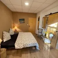 Double room on farm (La ferme du Tao), hotel v destinácii Beaugies-sous-Bois