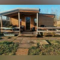 Beautiful Wooden tiny house with hot tub 2