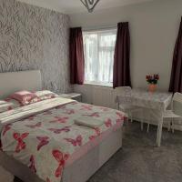 Home accommodation, hotel in Southampton