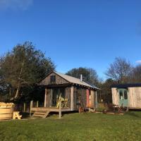 Sky View Shepherd's Huts with Woodburning Hot Tub