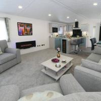 Superior 6 berth holiday home in Suffolk