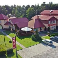 Motel Łasuch, מלון באוסייאקוב