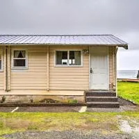 Waterfront Sekiu Escape - 9 Mi to Neah Bay!, viešbutis mieste Sekiu