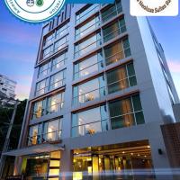 Amora NeoLuxe Suites Hotel, hotel di Asoke, Bangkok