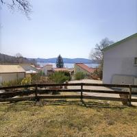 Au bord du lac: Royère-de-Vassivière şehrinde bir otel