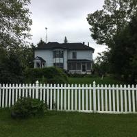 Rideau lakes country home, hotel in Portland
