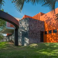 Casa Ave del Risco "Casa de Autor&Luxurious Oasis", hotel in Colima