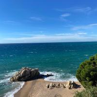 RCE Apartments Calella, brand new next to the beach., hotel in Calella