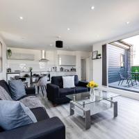 Modern 2 Bed Apartment with Balcony in Stockport Centre by Hass Haus