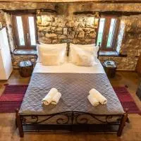 Ξενώνας η πλατεία, hotel a Áyios Ioánnis