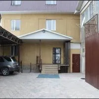 Adilet Fatima Guest House, hotel di Bishkek