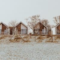 Nalu Beach - luksusowe domki na plaży, hotel in Brzezno, Gdańsk