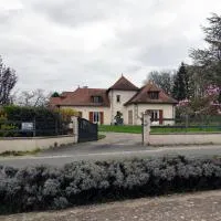 La Peyrova, hotel v destinaci Saint-Sulpice-les-Feuilles