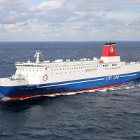 Meimon Taiyo Ferry 2nd sailing from Kitakyushu to Osaka，北九州北九州機場 - KKJ附近的飯店