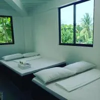 Ludy's Pension House โรงแรมในCarles