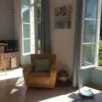 Appartement dans maison de charme Doullens、Doullensのホテル
