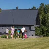 Piesta riverside cottage in Soomaa region, hotel a Kullimaa
