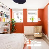 Colourful, 1-bedroom Victorian flat with garden