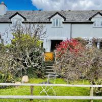 Damson Cottage - Peaceful location, charming communal orchard & private patio garden