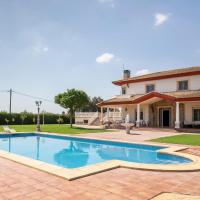 Nice Home In Crdoba With 7 Bedrooms, Wifi And Outdoor Swimming Pool