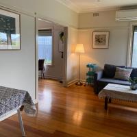 Melbourne bentleigh fully equipped cosy 3 bedroom house, hotel in Moorabbin