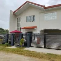 Lucky Swiss Transient House Alaminos - Entire House near Hundred Islands, hotell sihtkohas Bolo