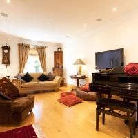 Pass the Keys 4 Bed Luxury Holiday Home w Wollaton Park access