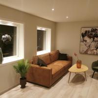 Hurthi Apartment - Blue House, hotel cerca de Aeropuerto de Vardø-Svartnes - VAW, Vardø