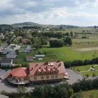 Hotel & Restauracja Okrąglak, מלון בצ'צ'יני