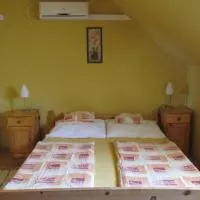 Tavi-fészek Fogadó: Bánk şehrinde bir otel