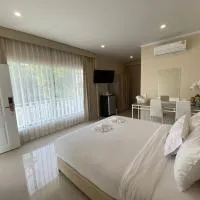 Siri Ville Hotel, hotel u gradu Si Sa Ket