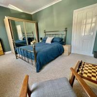 Spacious 3 bedroom retreat for professionals